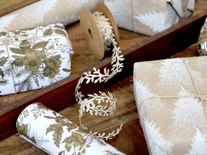 Hovedbilde Blondeb&aring;nd med blader – Gullglitter