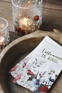 Hovedbilde Serviett buffet R&oslash;d/bl&aring; blomster