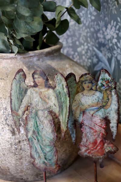 Vintage Engel p&aring; fot